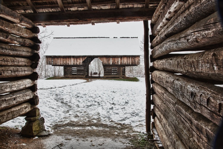 7218-22 NIK HDR SNOW.jpg